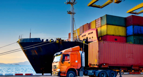 Export italiano 2026: crescita annua, ma aprile frena